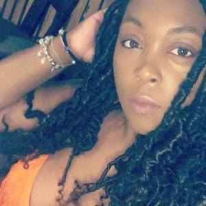 Meet your Posher, Latoya